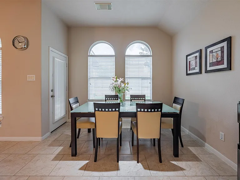 13815 Normandy Ct — Photo 11