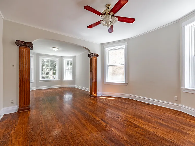 2110 N Avers Ave — Photo 10