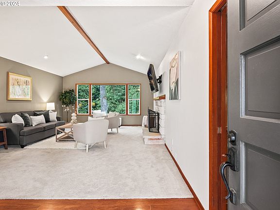 2nd image of 478 SE 20th Ave