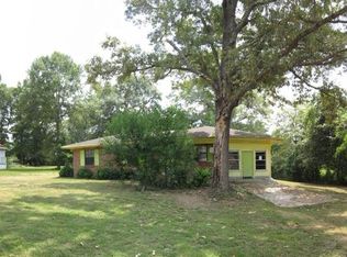 1302 S Gandy St, Poplarville, MS 39470