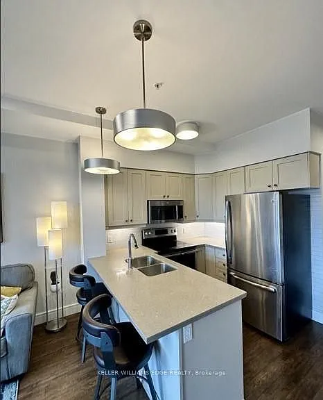 112 King St E #405 — Photo 11