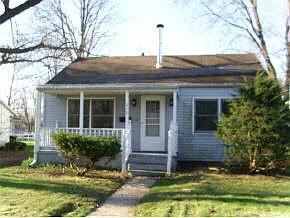 216 Klinger St photo 1