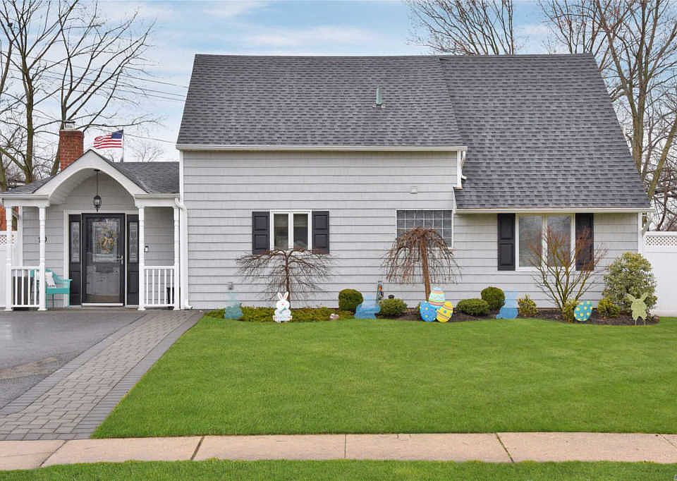 1st image of 10 Hardy Ln
