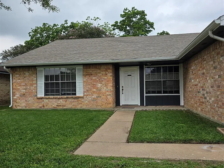 19410 Westhaven Dr — Photo 3