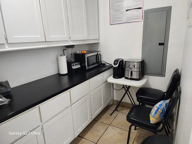 410 Rosamond St #A — Photo 17