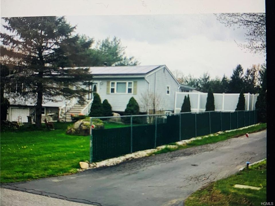 1st image of 39 Horton Dr