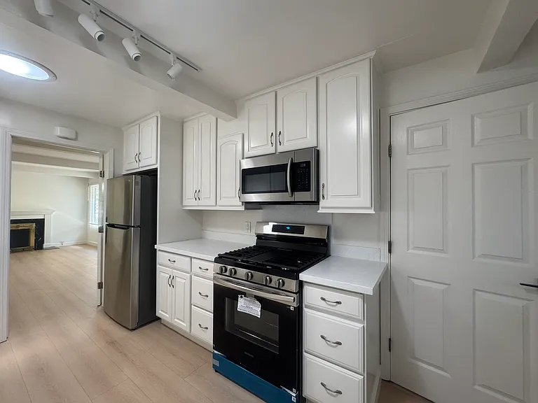 4221 Ruthelma Ave — Photo 7