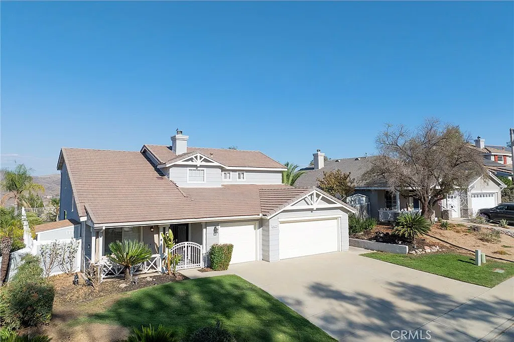 5 bed, 2496 sqft, $3,795 — Photo 2