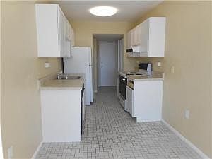 5th image of 1670 NE 191st St APT 415