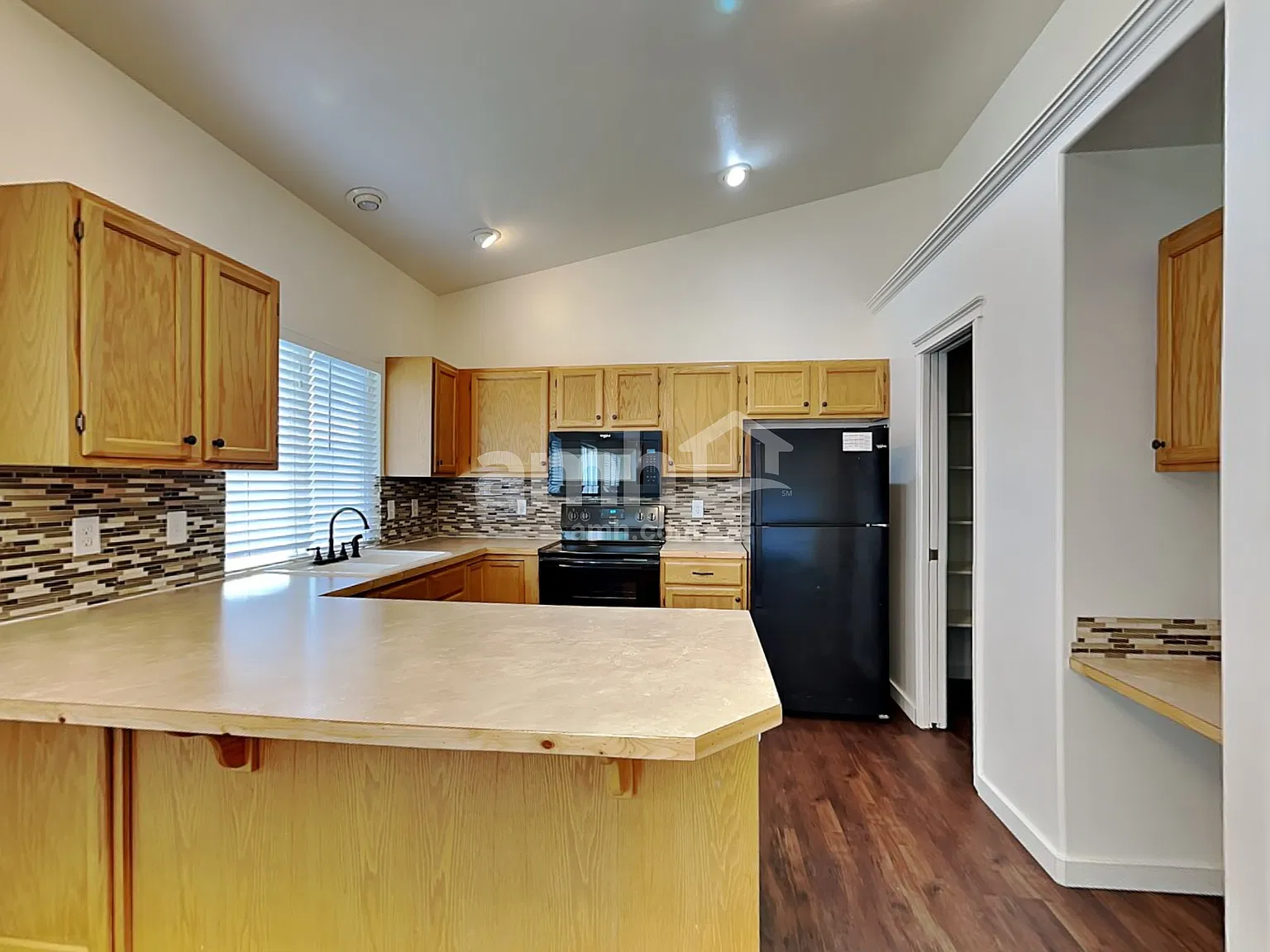 4 bed, 2.5 bath, 1742 sqft, $2,650 — Photo 3