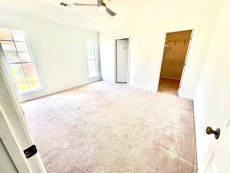5240 Spinnaker Ct — Photo 16