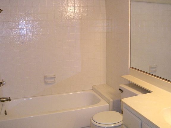 3rd image of 889 Connors Ct