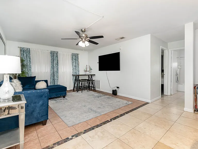 302 Lincoln Ave #10 — Photo 37