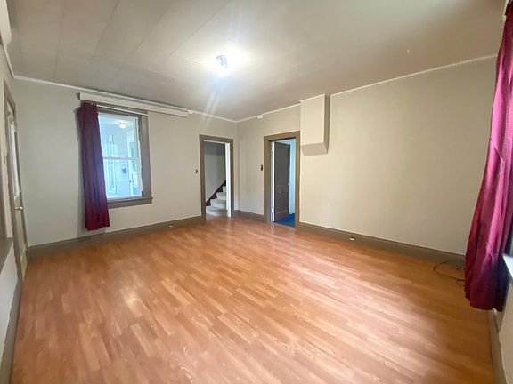 5th image of 723 17th Ave S