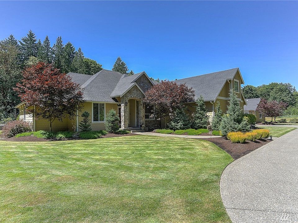 1st image of 3038 32nd Ave NW