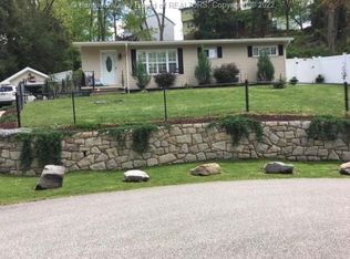 1140 Emerald Rd, Charleston, WV 25314