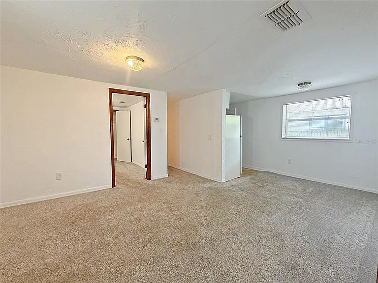 2400 Shannon Rd — Photo 3