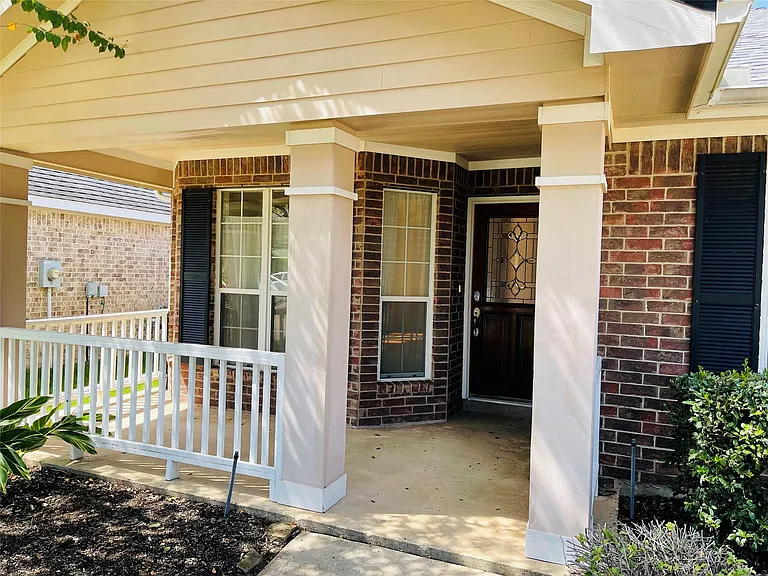 10723 Lake Riata Ln — Photo 3