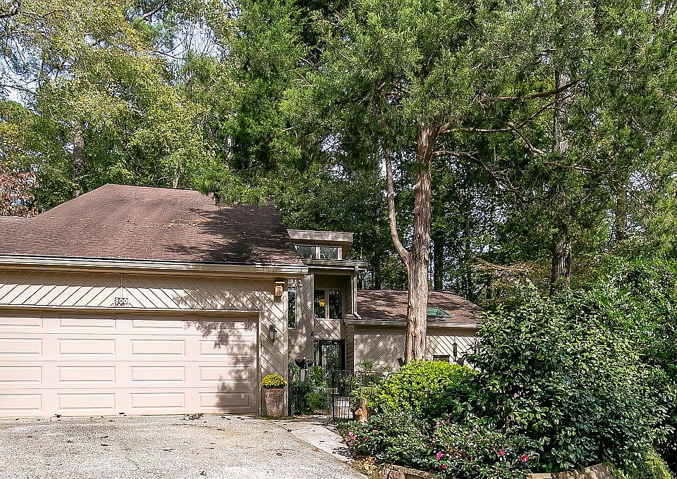1st image of 800 Cedar Knoll Dr