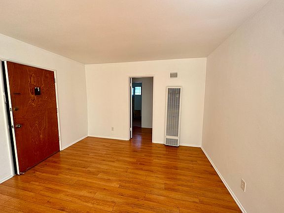 5th image of 260 S Sycamore Ave APT 13