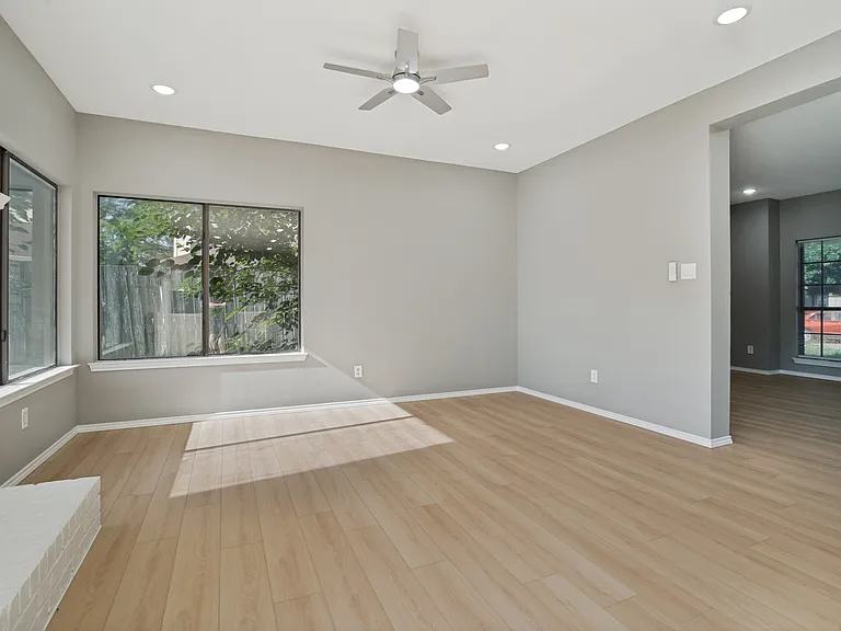 2700 Cornell Dr — Photo 11