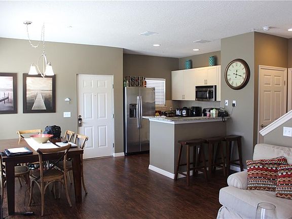 5th image of 5370 Diplomat Ct #105