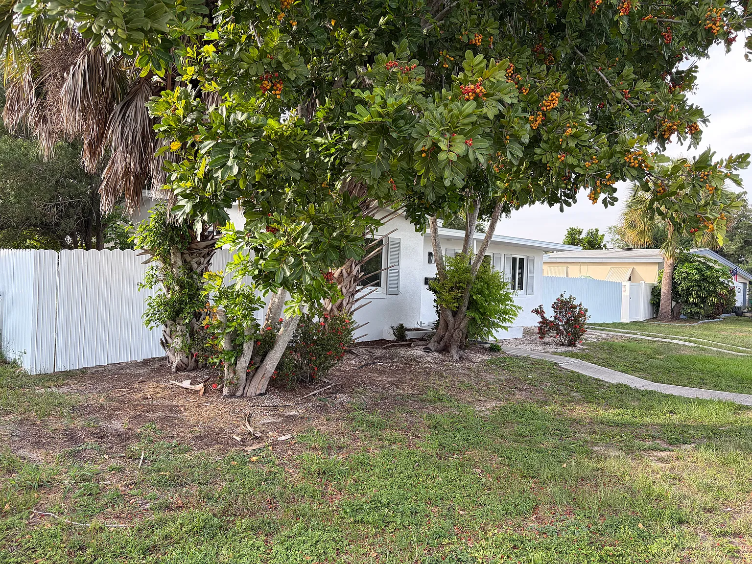2 bed, 1056 sqft, $1,750 — Photo 2
