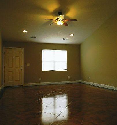 2nd image of 119 Anthony Dr APT B