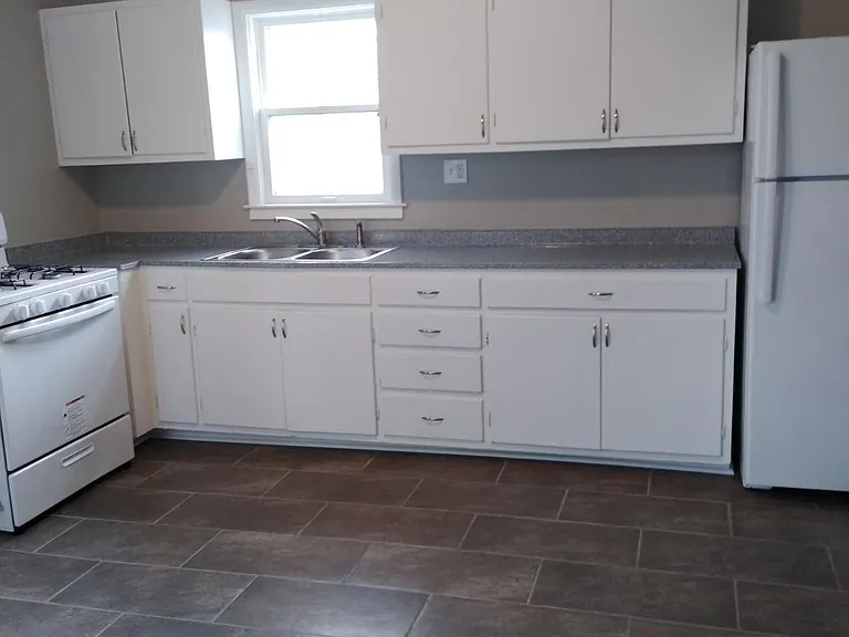 517 Ottawa St — Photo 1
