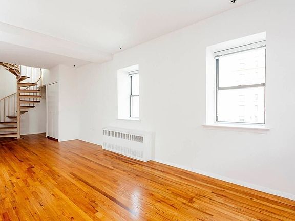 3rd image of 215 W 84th St Ph 12