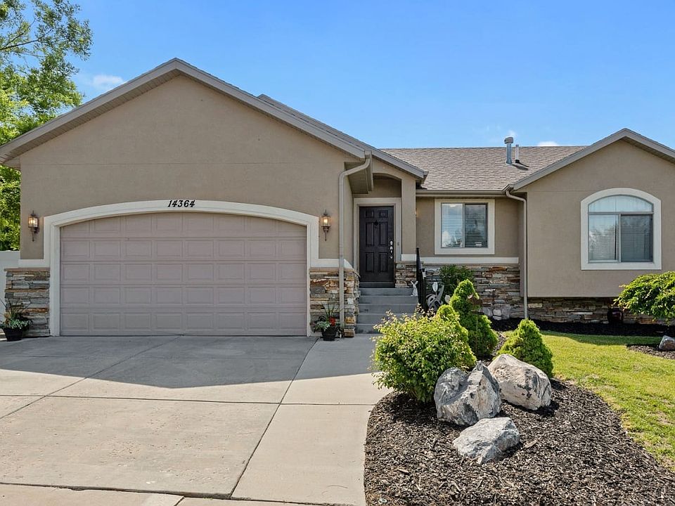 1st image of 14364 S Copper Oaks Dr