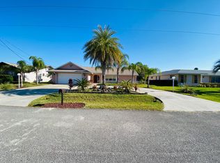 13 Cloverdale Ct S, Palm Coast, FL 32137