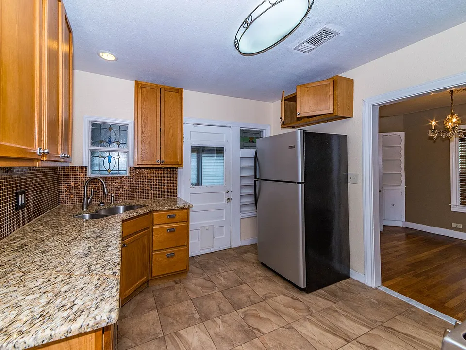 2-Bedroom Monticello Park Duplex - Upstairs Unit