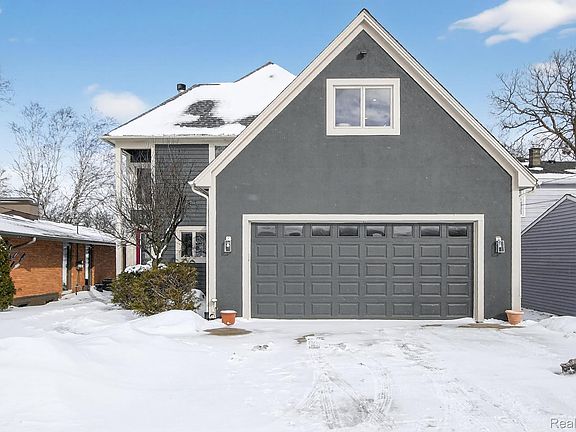 3rd image of 6780 Desmond Rd