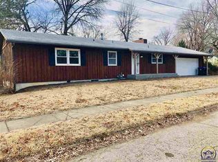 4419 SW 23rd St, Topeka, KS 66614