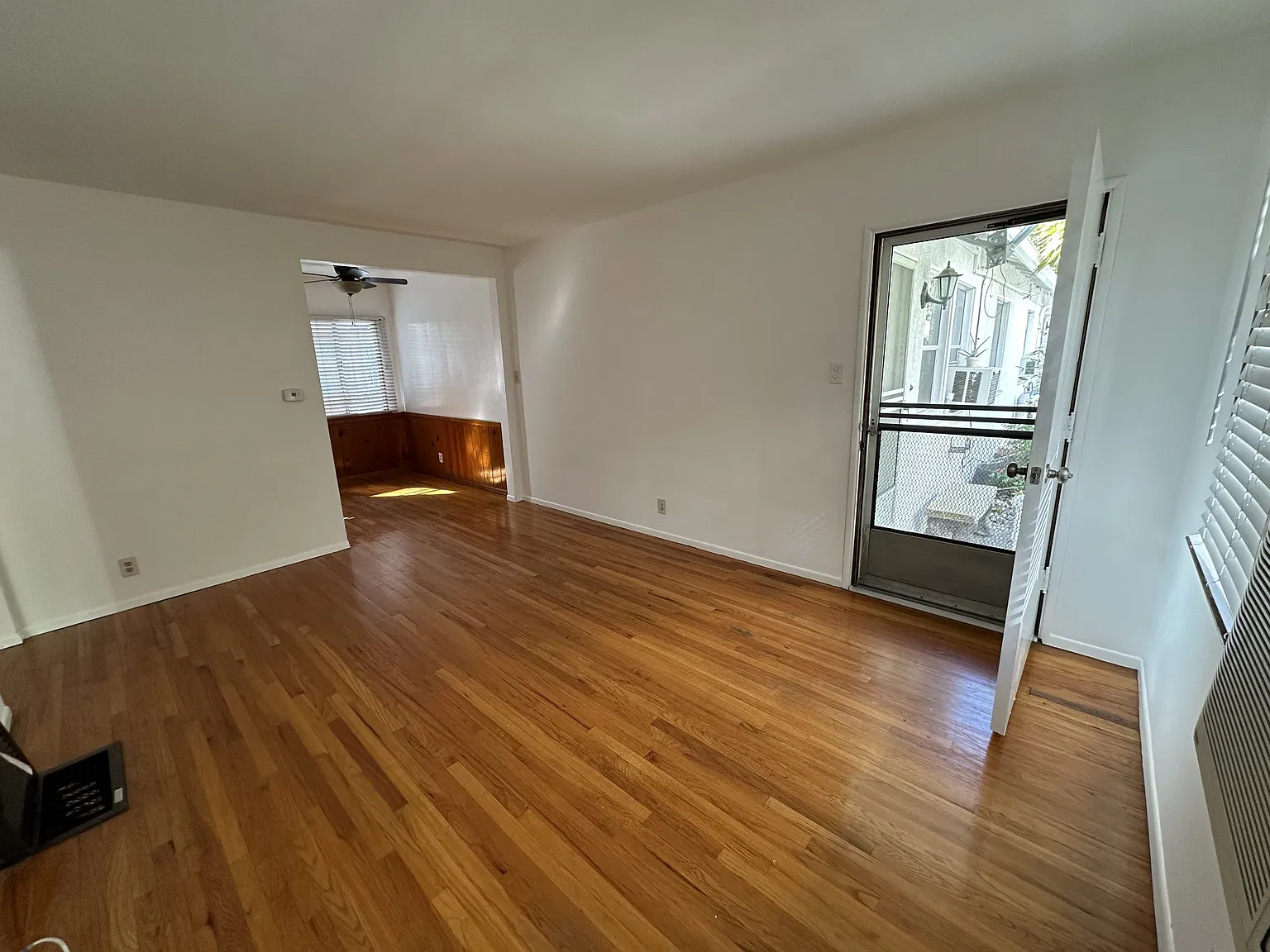 726 E San Jose Ave — Photo 3