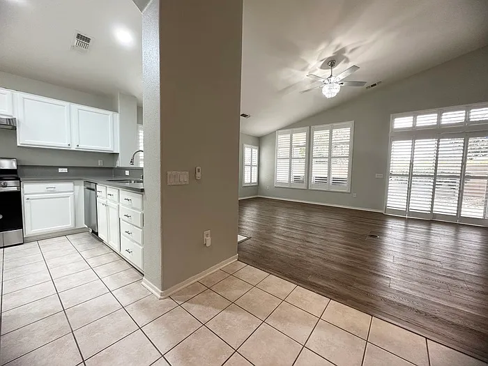 2 bed, 2.0 bath, 1334 sqft, $2,495 — Photo 4