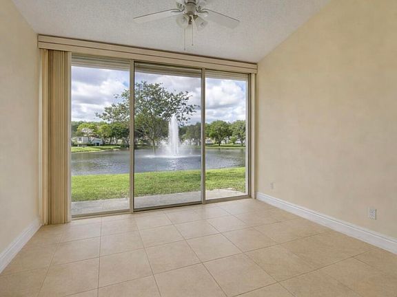 4th image of 9202 Vineland Court #F