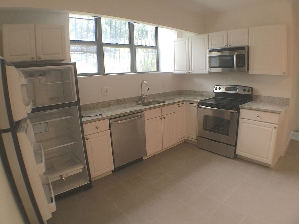 1st image of 941 Washington Ave APT 1A