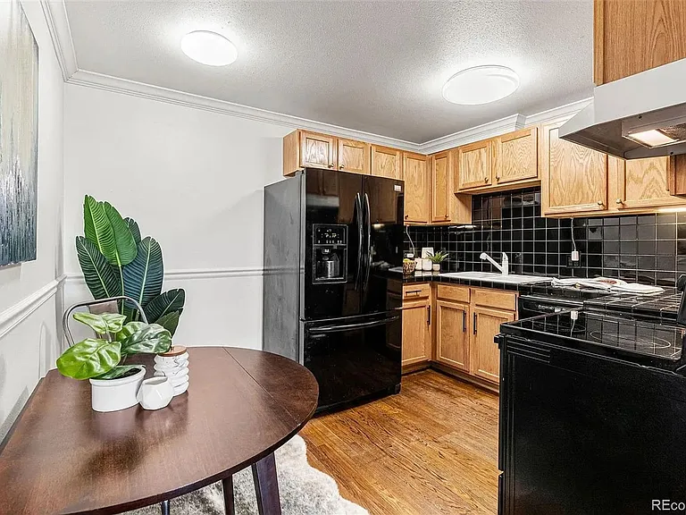 1390 N Emerson St #508 — Photo 8