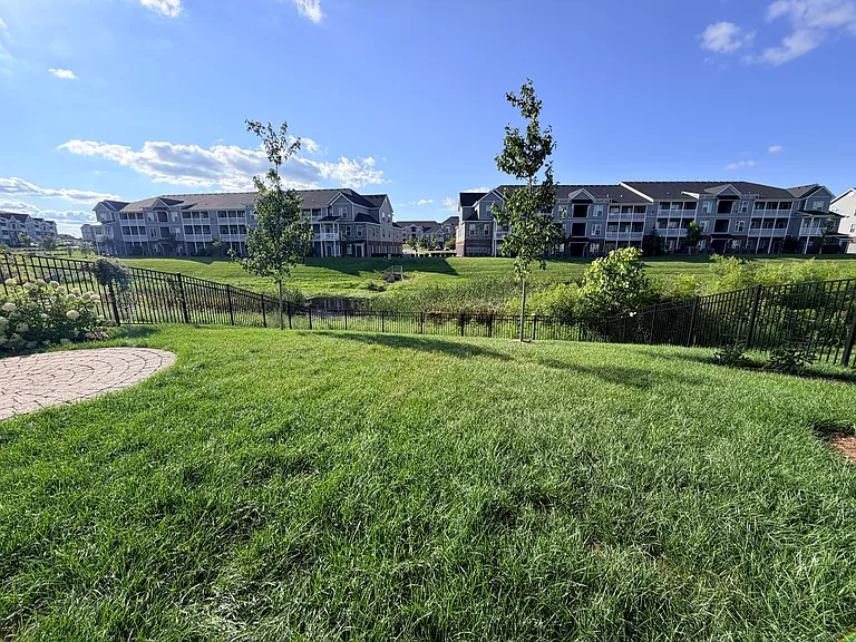 637 Dahlia Dr — Photo 23