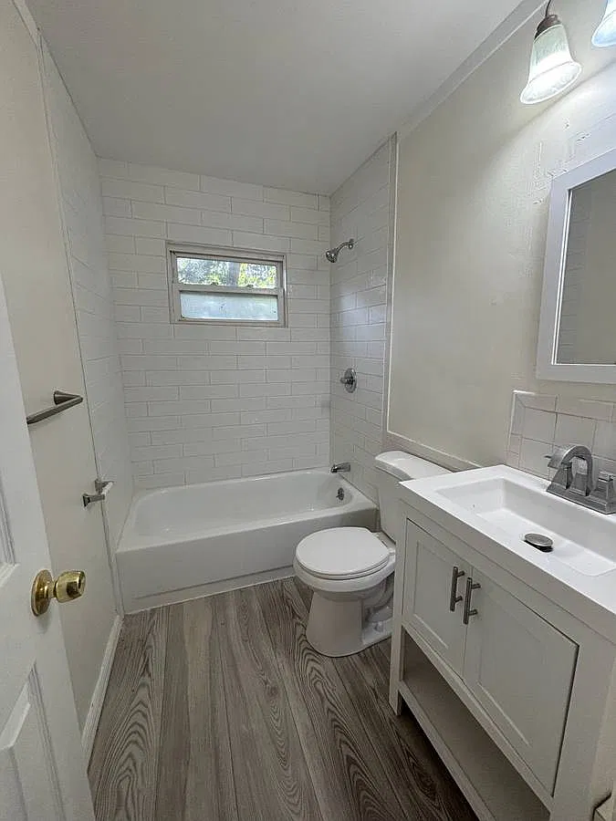 4 bed, 1600 sqft, $4,200 — Photo 4