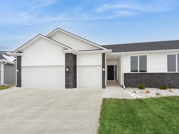 5518 NE Creek Ridge Dr, Ankeny, IA 50021