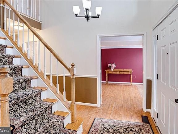 3rd image of 5414 Goldmoore Ct