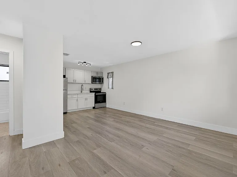 37 NW 59th St #7 — Photo 11