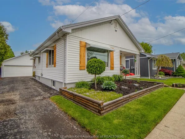 135 Alexandra Ave, Chatham Kent, ON N7M 1Y4