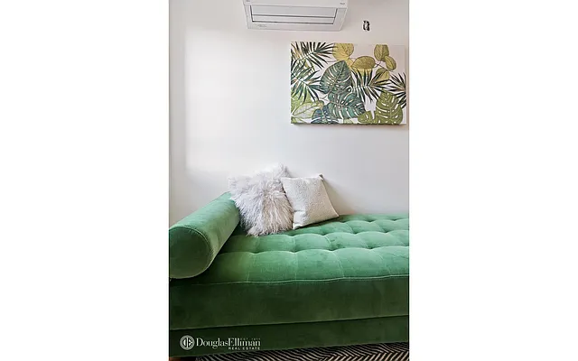 Sold by Douglas Elliman | media 22