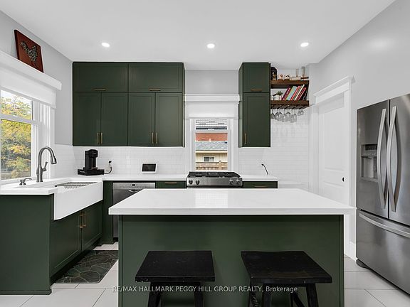 2nd image of 36 Commercial St