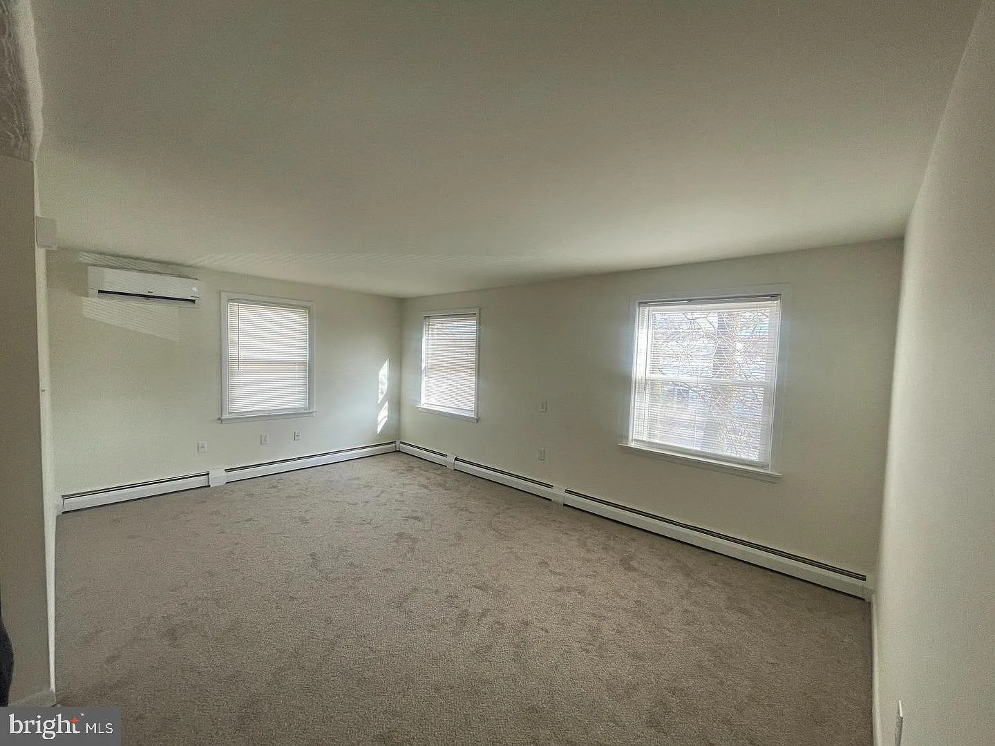 2 bed, 1.0 bath, 970 sqft, $1,800 — Photo 3