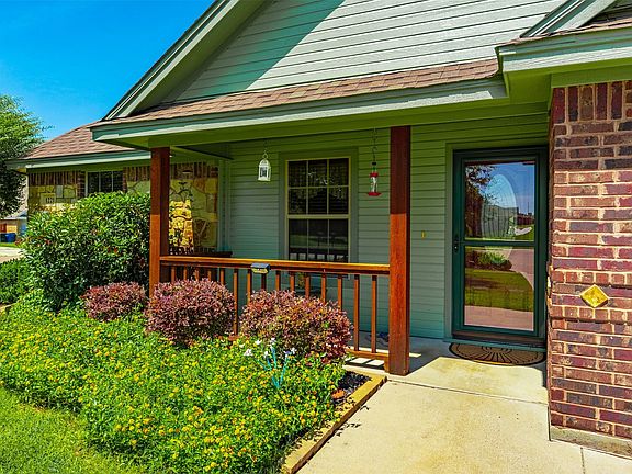 4th image of 1221 Eagle Lake Dr